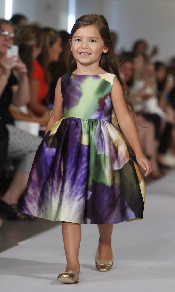 fashion_oscar_de_la_renta_childrenswear_spring_2013_1b5199ac5fad4ddb95d28344cd1991131